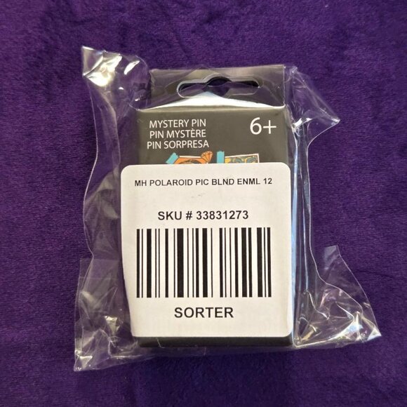 Monster High Loungefly Monster High Instant Photo Blind Box Enamel Pin - Picture 4 of 4